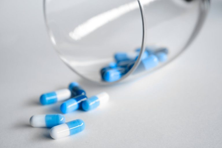 Tramadol Addiction – Signs & Symptoms and Treatment